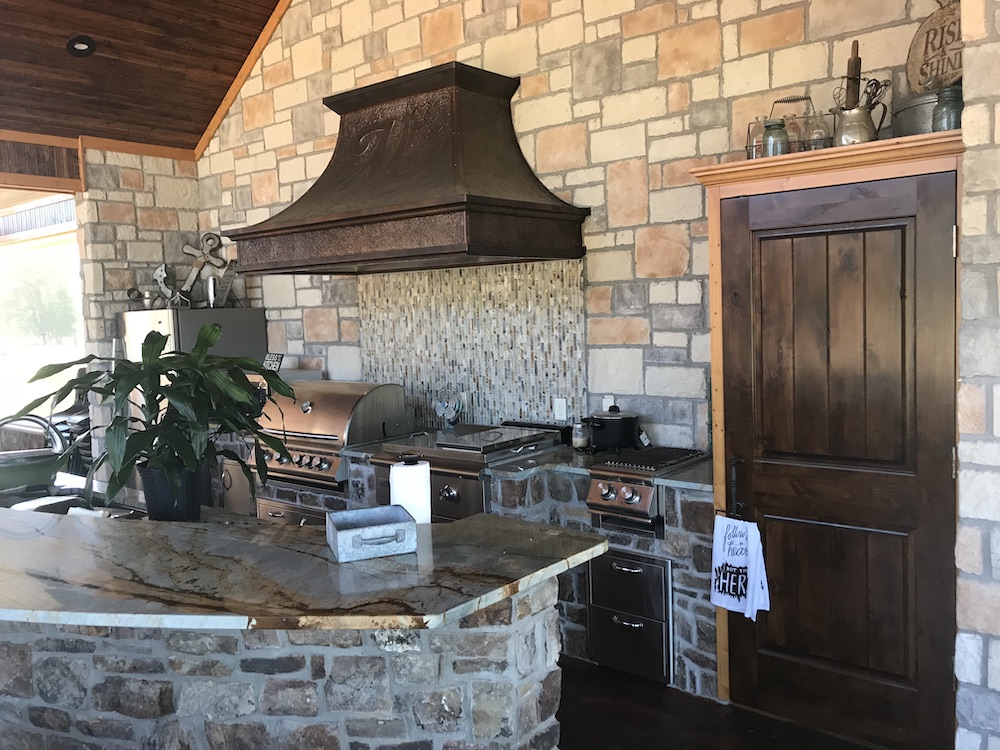 marble falls stone in outdoor kitchen
